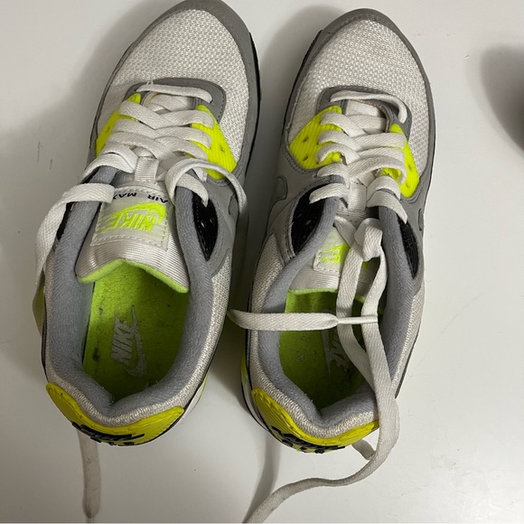 Nike Air Max 90 Volt 2020 Size 7 US Mens - Picture 4 of 6